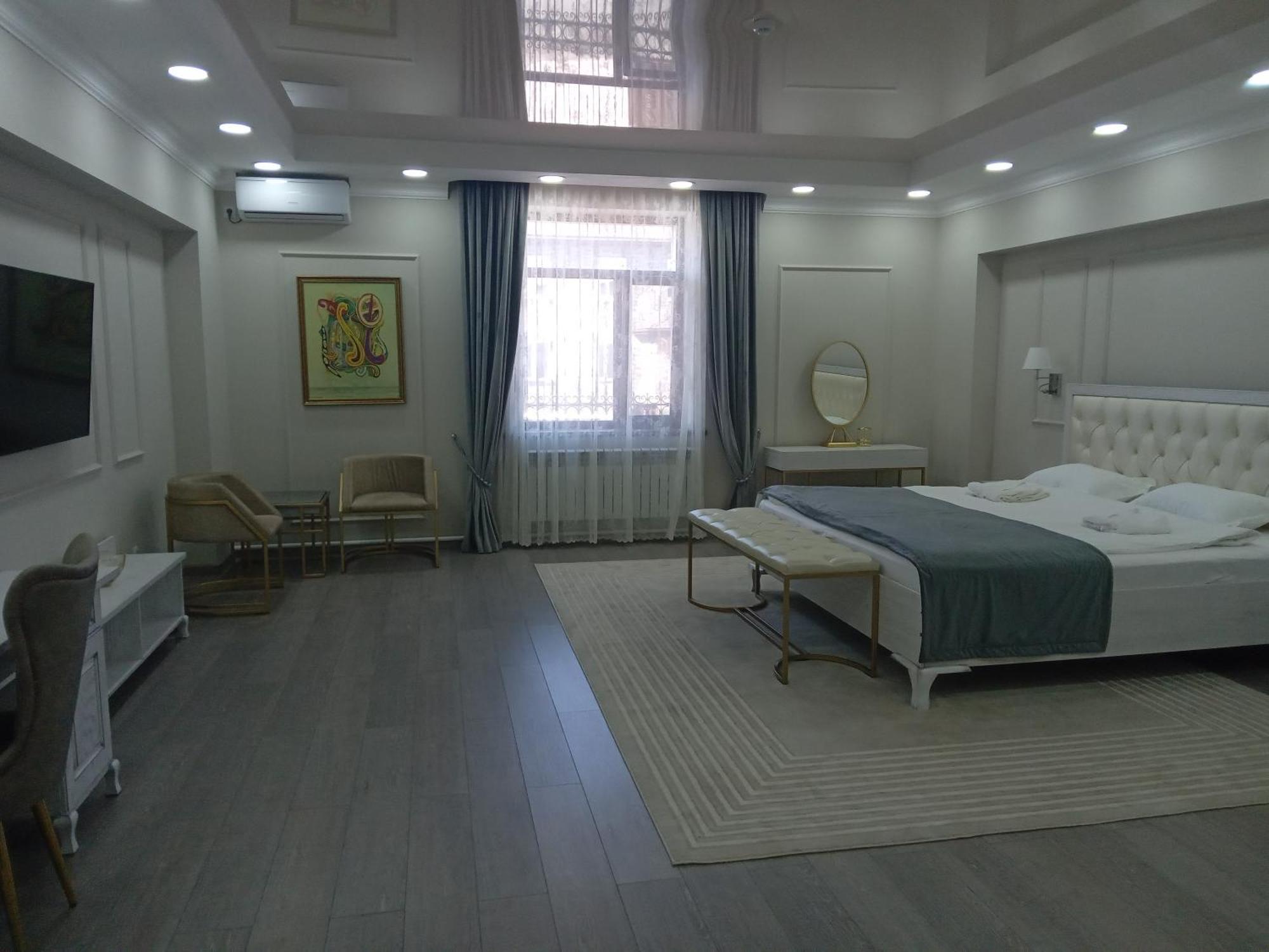 Grand Holiday Hall بافلودار المظهر الخارجي الصورة